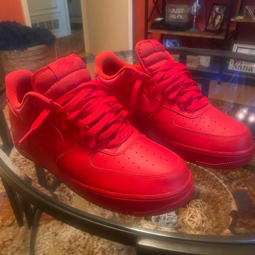 RED NIKE AIR FORCE ONE